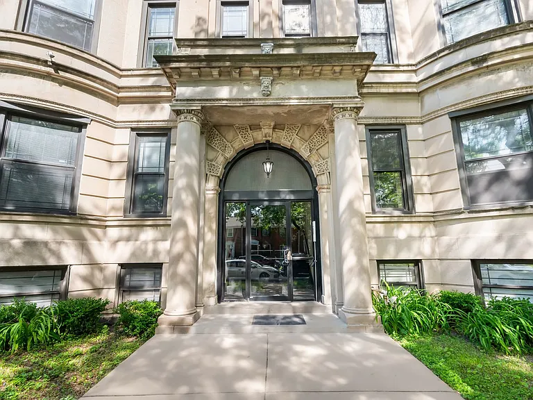 4129 S Michigan Ave — Photo 2