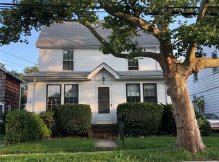 20 Brown St, Williston Park, NY 11596