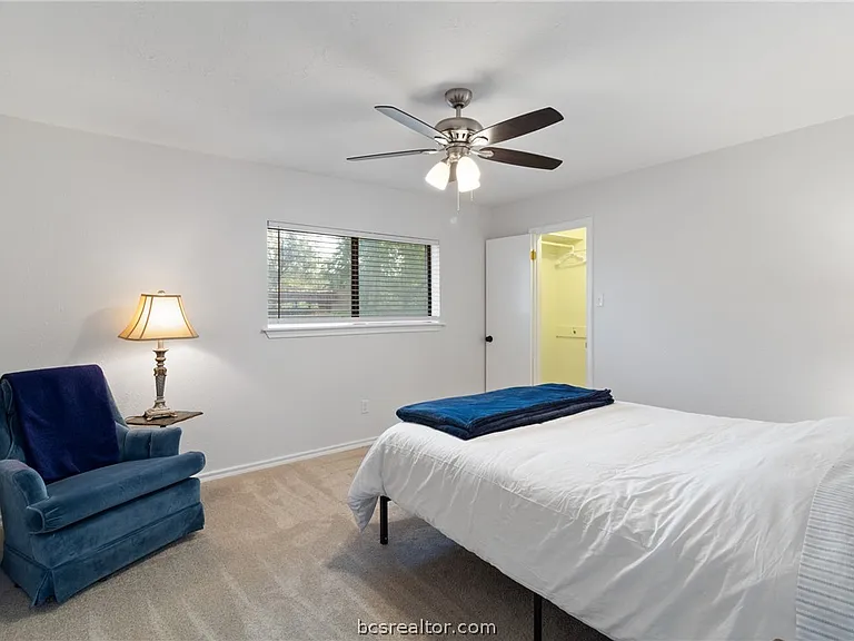 1105 Holleman Dr — Photo 17
