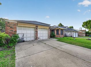 6217 Fairlane Dr, Arlington, TX 76001