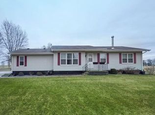 1926 Honey Creek Rd, Manchester, IA 52057