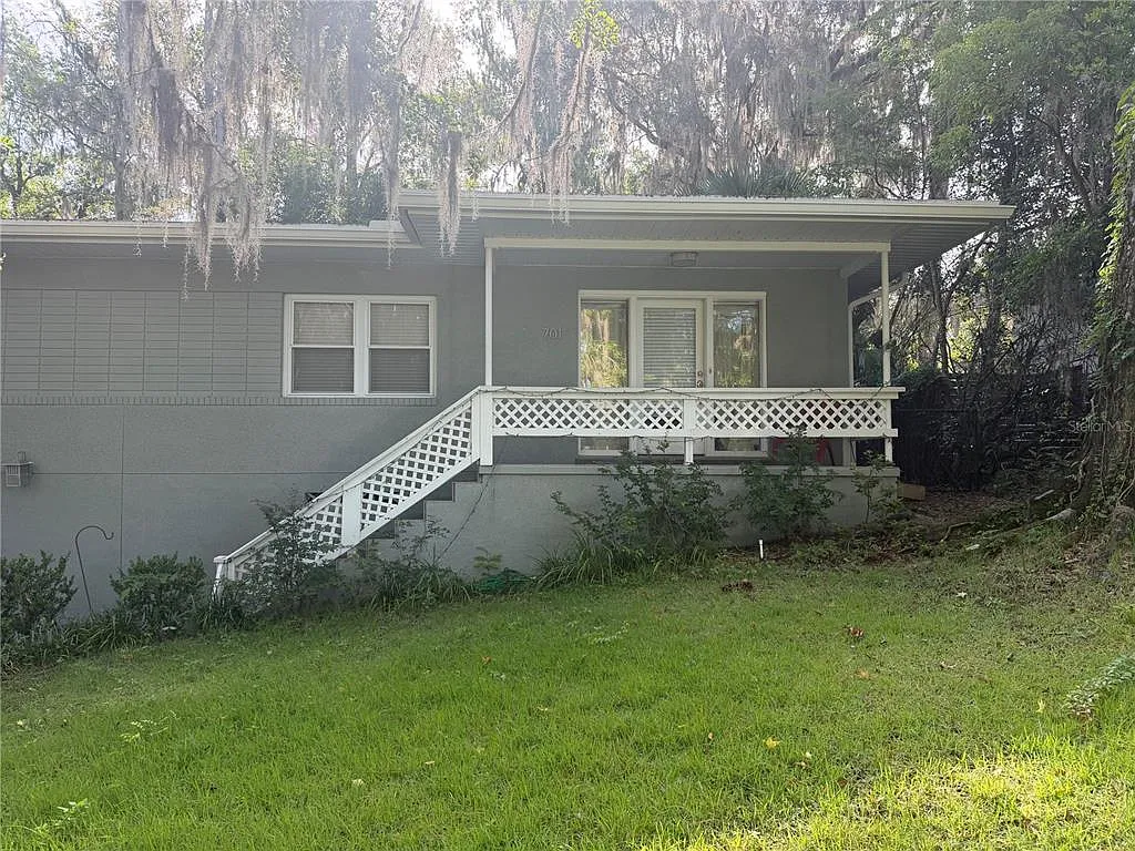 4 bed, 2.0 bath, 1292 sqft, $2,800 — Photo 1