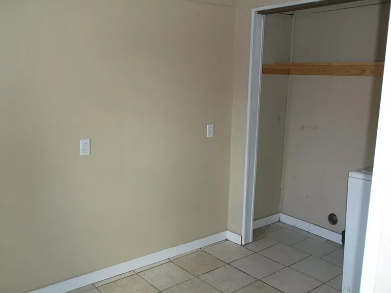 1801 Moravia St — Photo 7