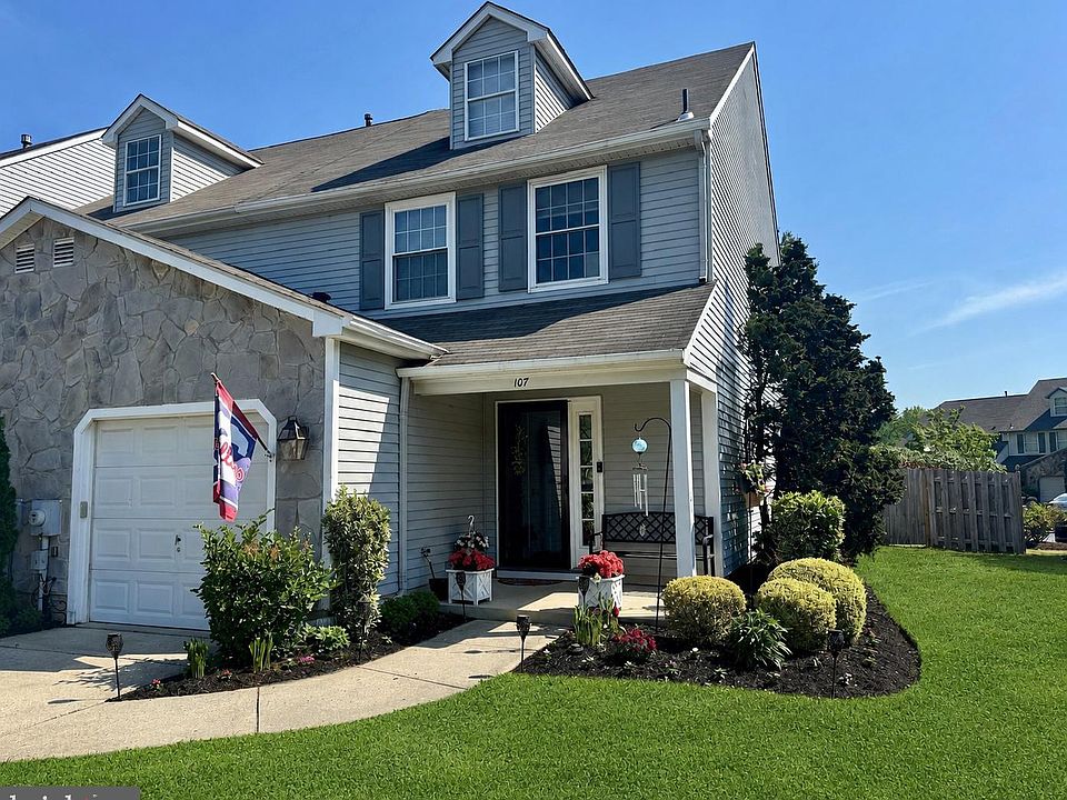 1st image of 107 Lamplighter Ct