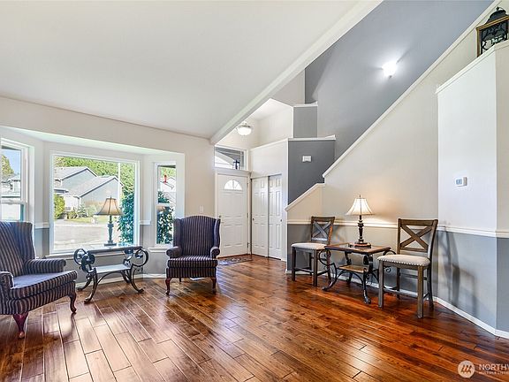 4th image of 2914 127 Avenue NE
