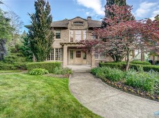 358 Riverside Dr, Rossford, OH 43460
