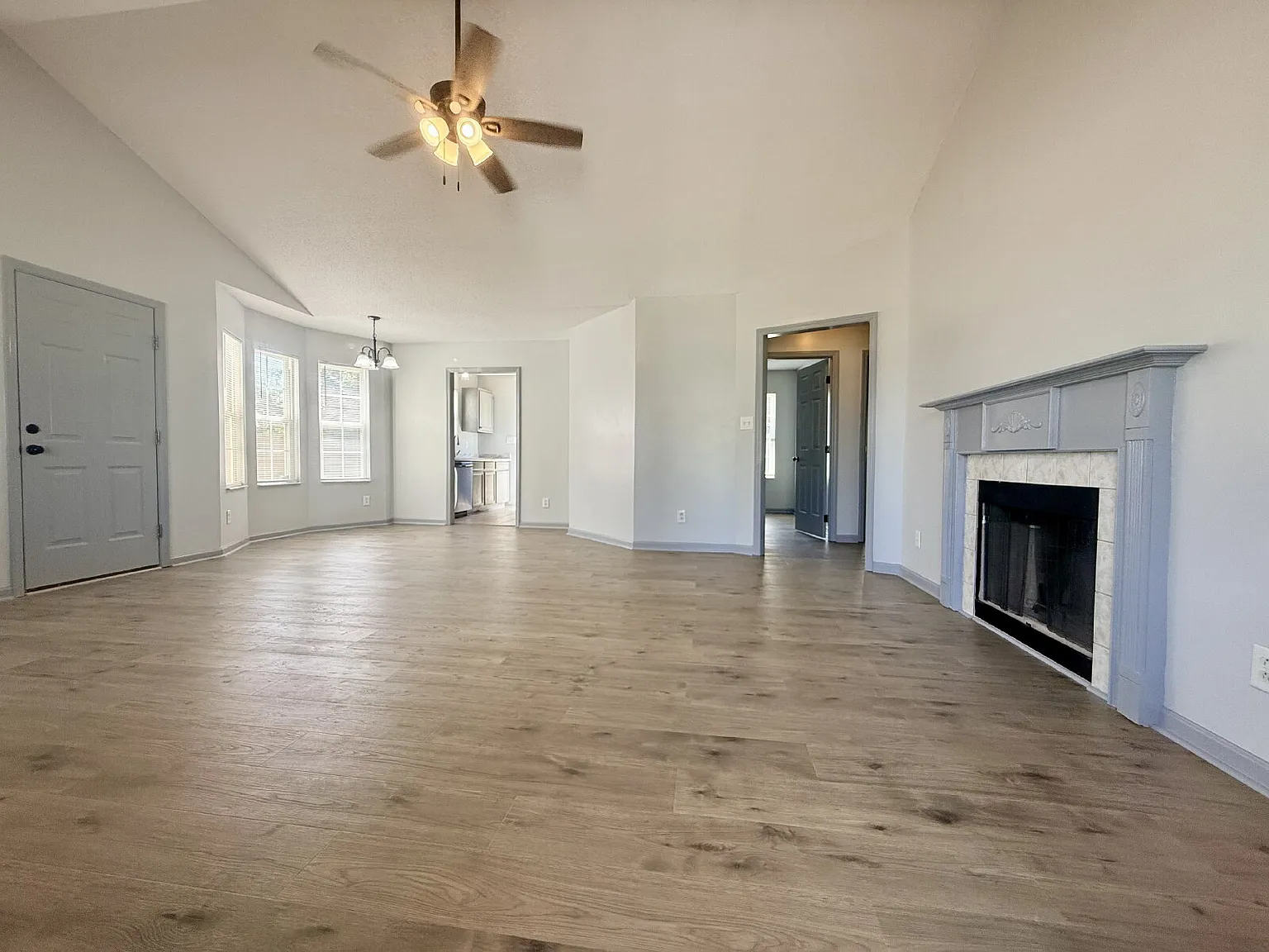 3 bed, 2.0 bath, 1088 sqft, $1,450 — Photo 3