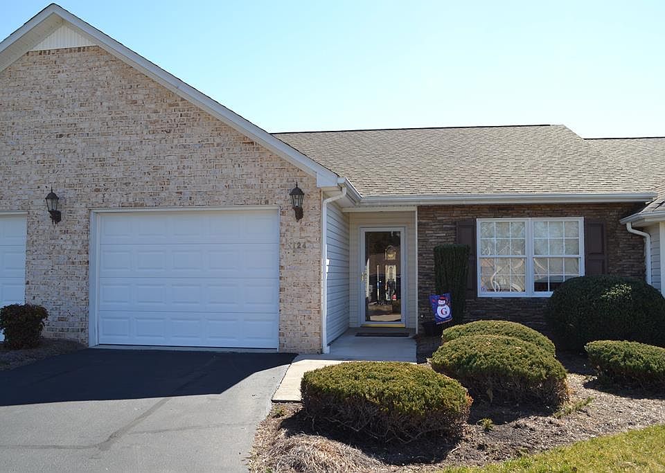 1st image of 124 Charles Towne Dr