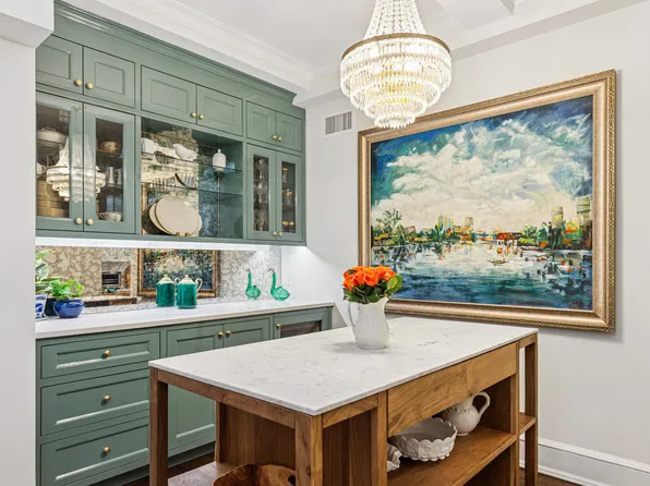 128 Central Park South image 6 of 12