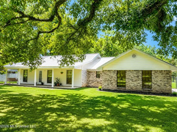 1119 S Beech St, Picayune, MS 39466