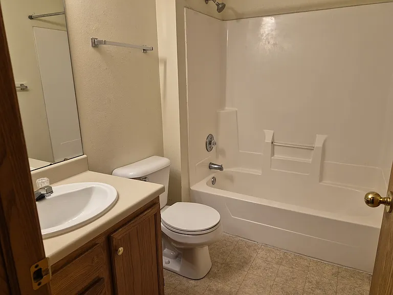 3507 Queen Dr - 7 — Photo 11