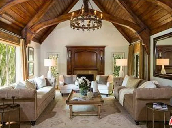 9541 Heather Rd, Beverly Hills, CA 90210