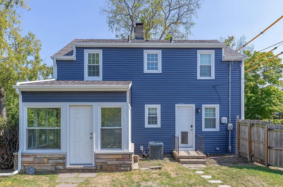 3 bed, 1.5 bath, 1440 sqft, $2,850 — Photo 3