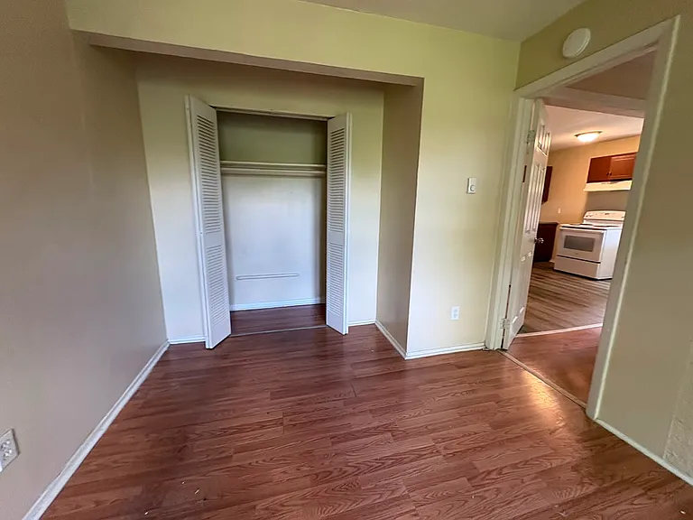 240 Sheffield Ave #B1B — Photo 5