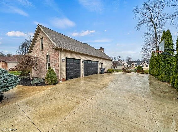 3rd image of 3815 Belle Terreno Way