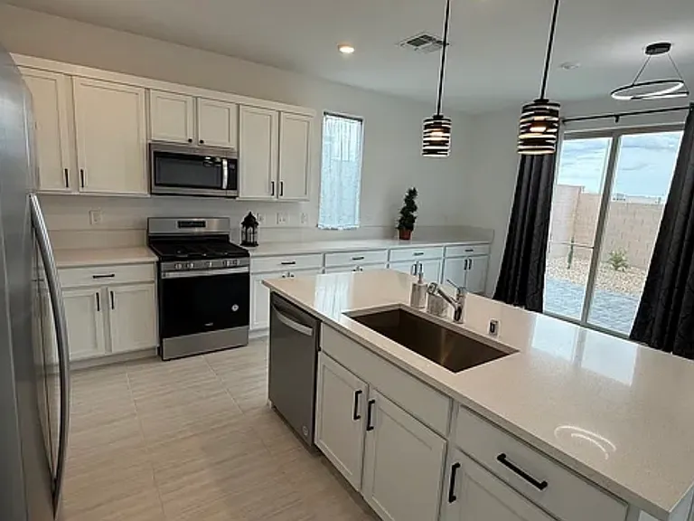 7562 Quail Rock Ave — Photo 8