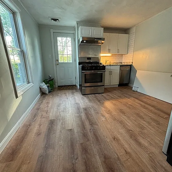 22 Almont St #2 — Photo 3