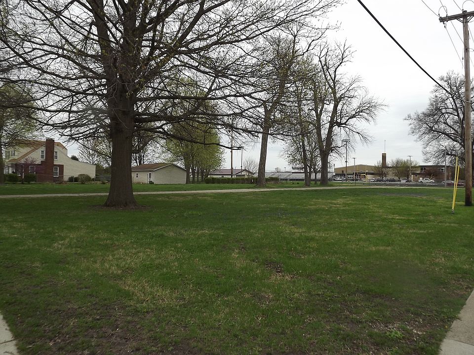 1st image of 309 E Lincoln Ave