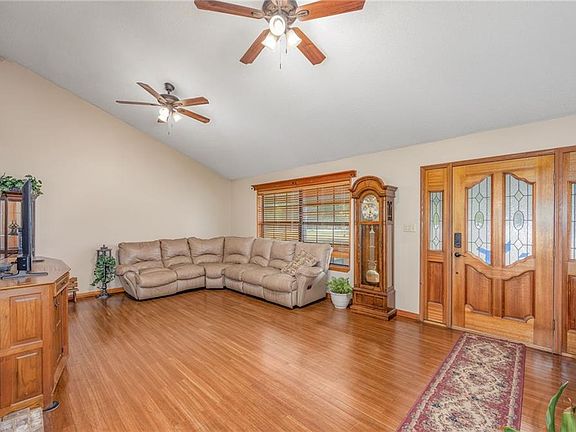 4th image of 39463 Lees Landing Rd