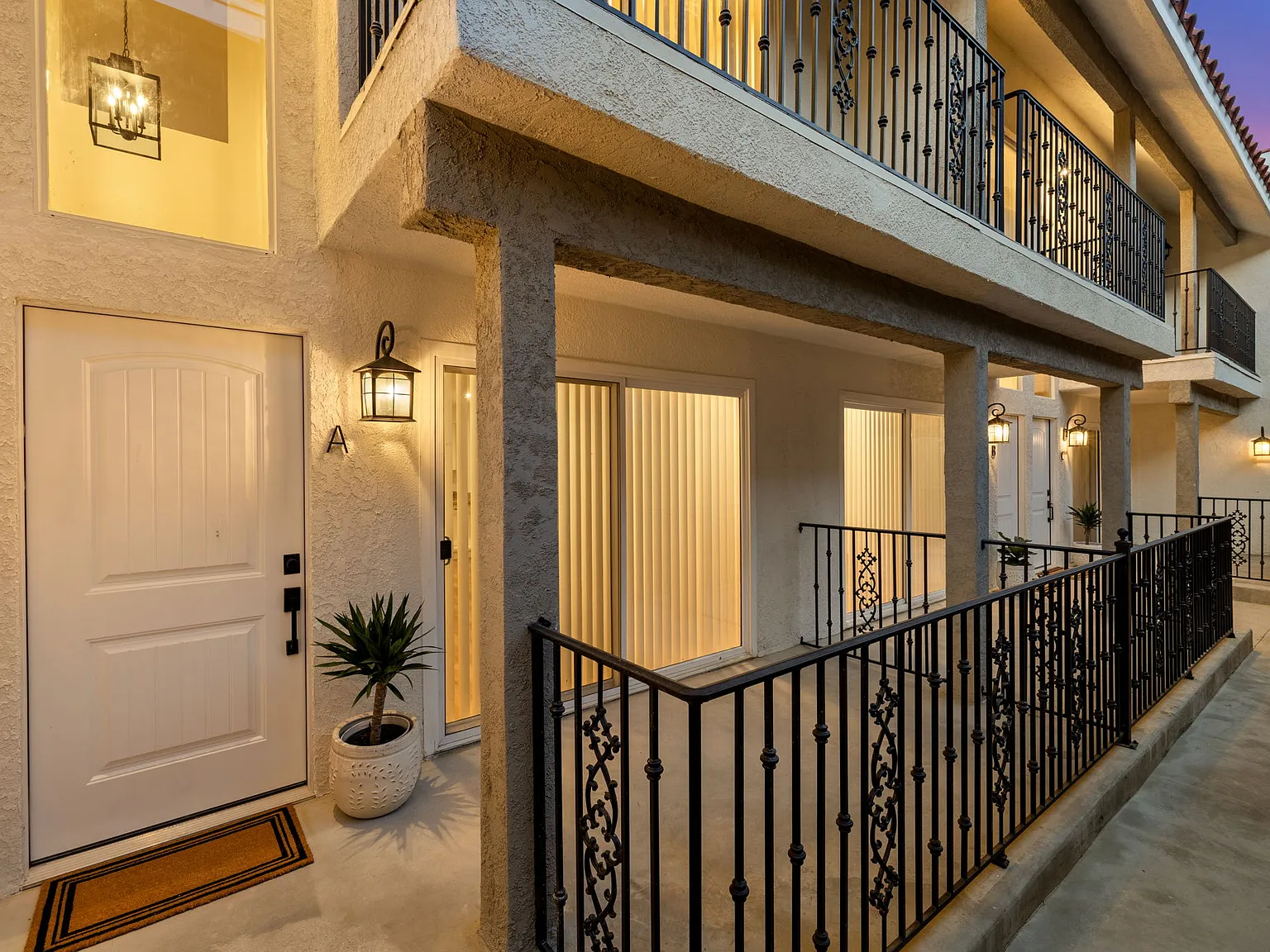 2 bed, 1.5 bath, 1000 sqft, $3,200 — Photo 1