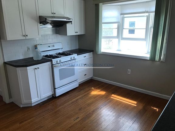 2nd image of 29 Winthrop Ave
