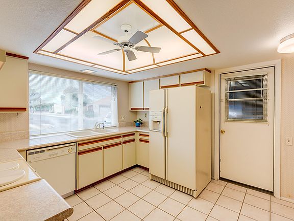 5th image of 400 Leisure World