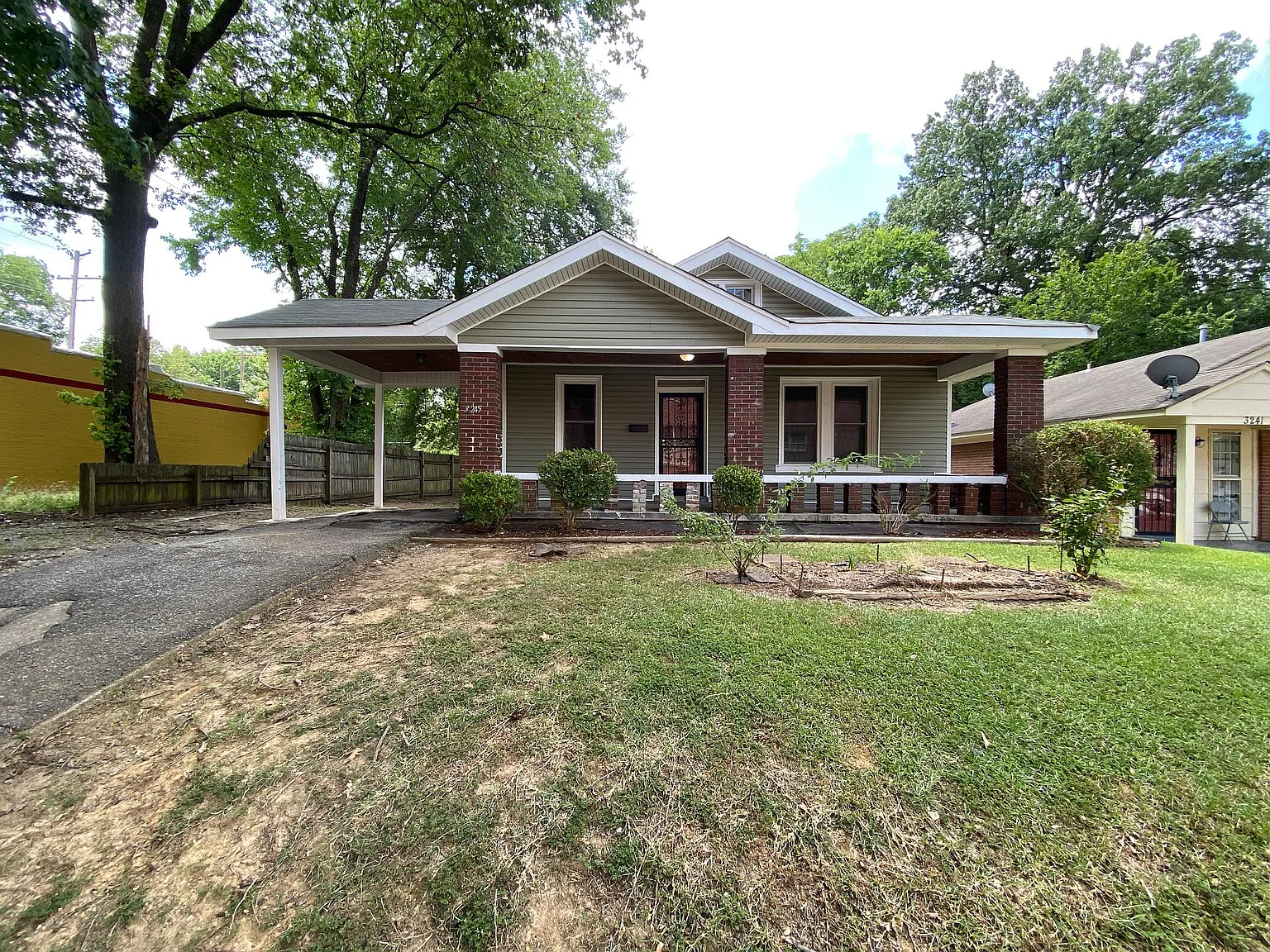 3245 Carnes Ave — Photo 1