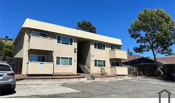 524 Fleming Ave E #2