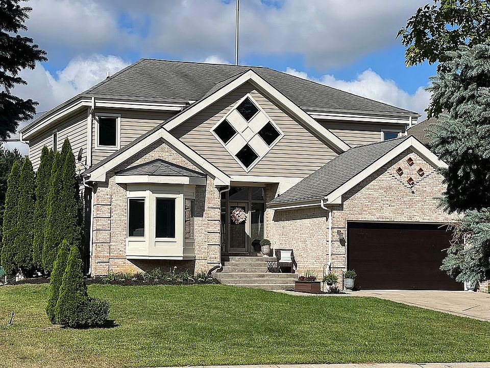 1st image of 289 Madeleine Ln