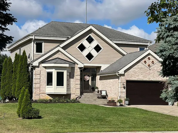 289 Madeleine Ln, Waterford, MI 48328