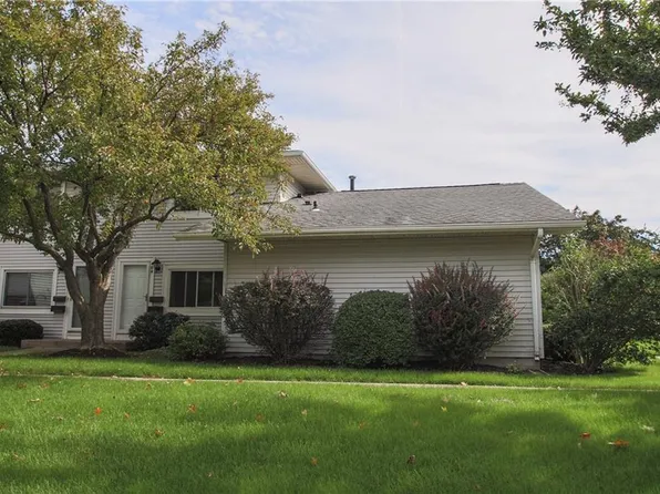 404 Eastbrooke Ln, Rochester, NY 14618