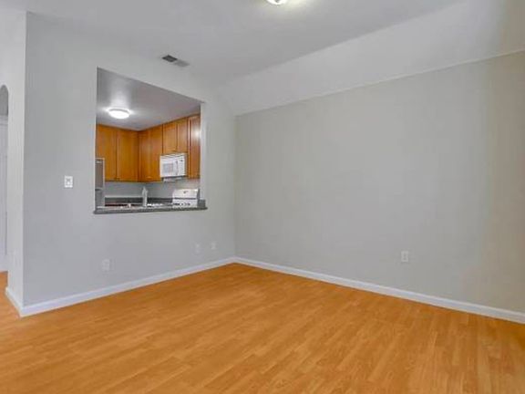 4th image of 422 E Evelyn Ave APT 103