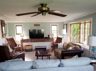 235 Foddering Farm Rd, Narragansett, RI 02882