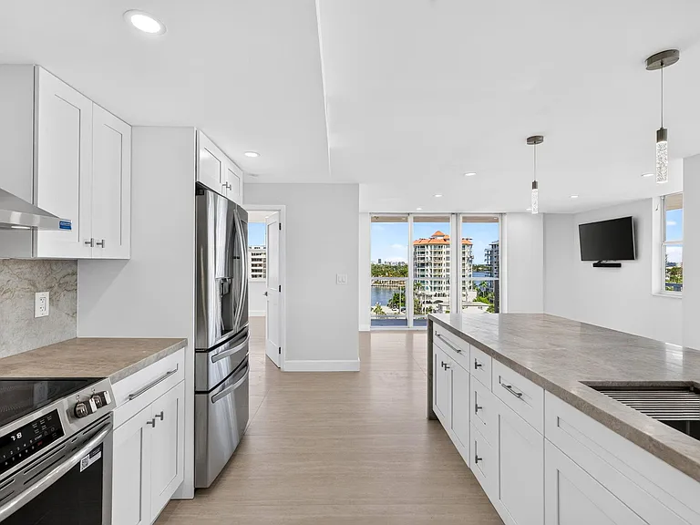 209 N Fort Lauderdale Beach Blvd #8A — Photo 5