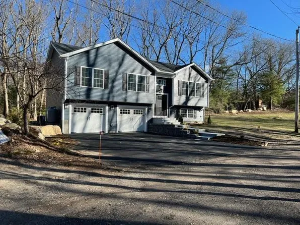 6 Pioneer Rd, Coventry, RI 02816