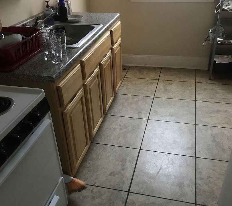 2nd image of 660 Farmington Ave APT 207