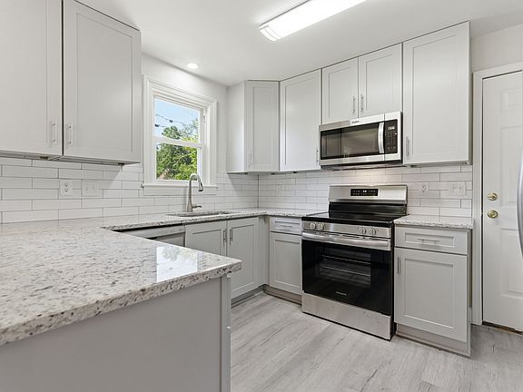 4th image of 2812 Blue Brick Dr