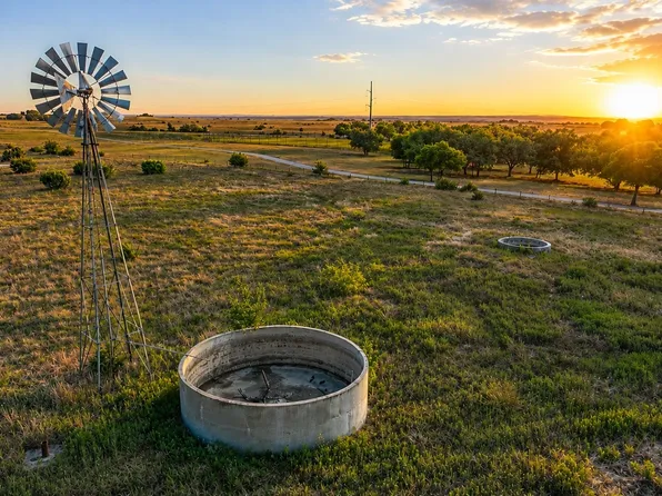 2081 Eagles Ridge Dr, Weatherford, TX 76087