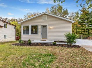 65 Hunting Creek Rd, Saint Peters, MO 63376