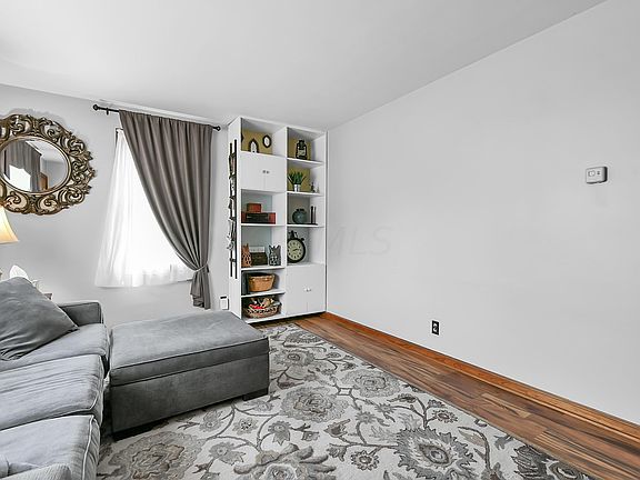 4th image of 115 N Granville St