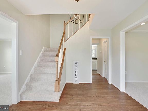 4th image of 20392 Altavista Way