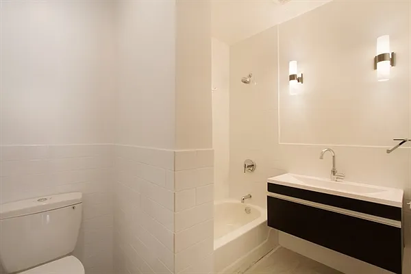 Rented by Weissman Equities | media 17