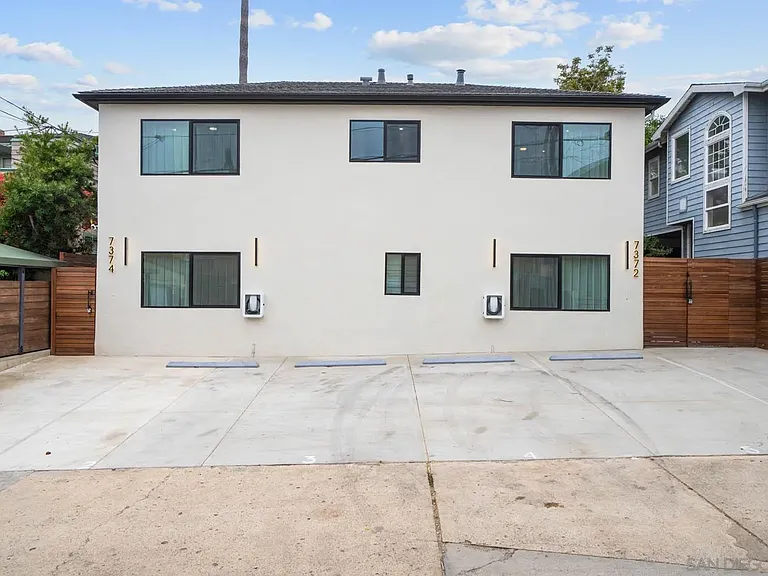 7374 Bishops Ln — Photo 25
