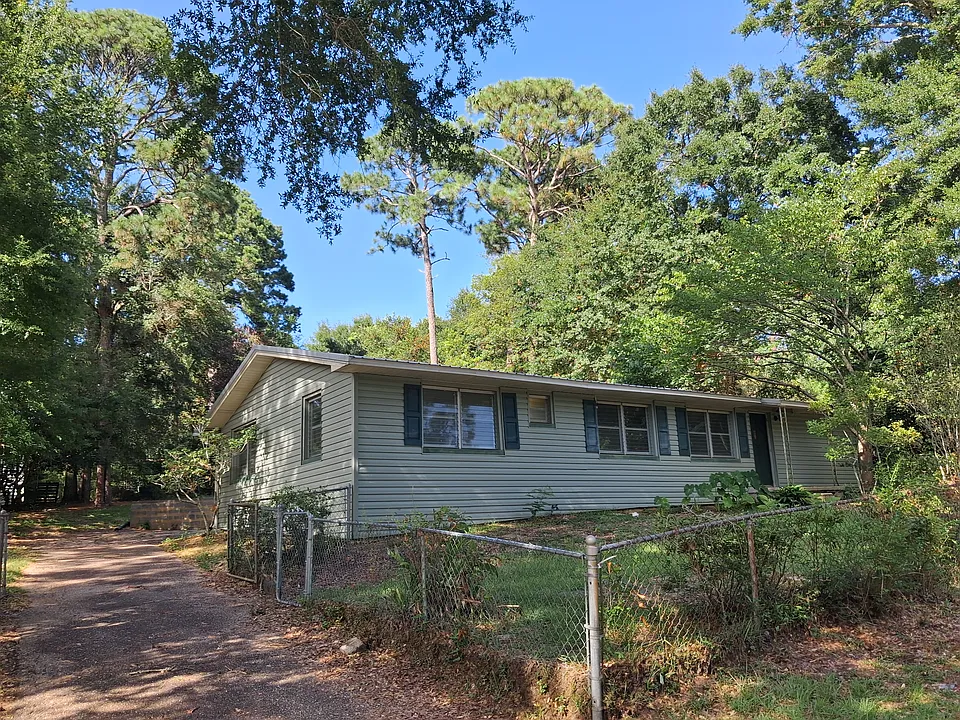 411 Barclay Ave