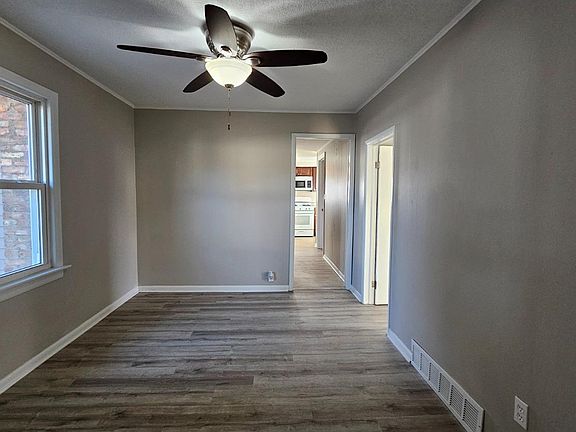 4th image of 7137 California Ave