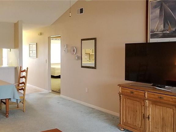 5th image of 3061 Sandpiper Bay Cir APT J301
