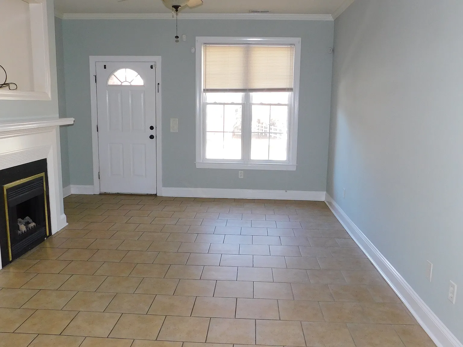 2266 Blass - 1 — Photo 2
