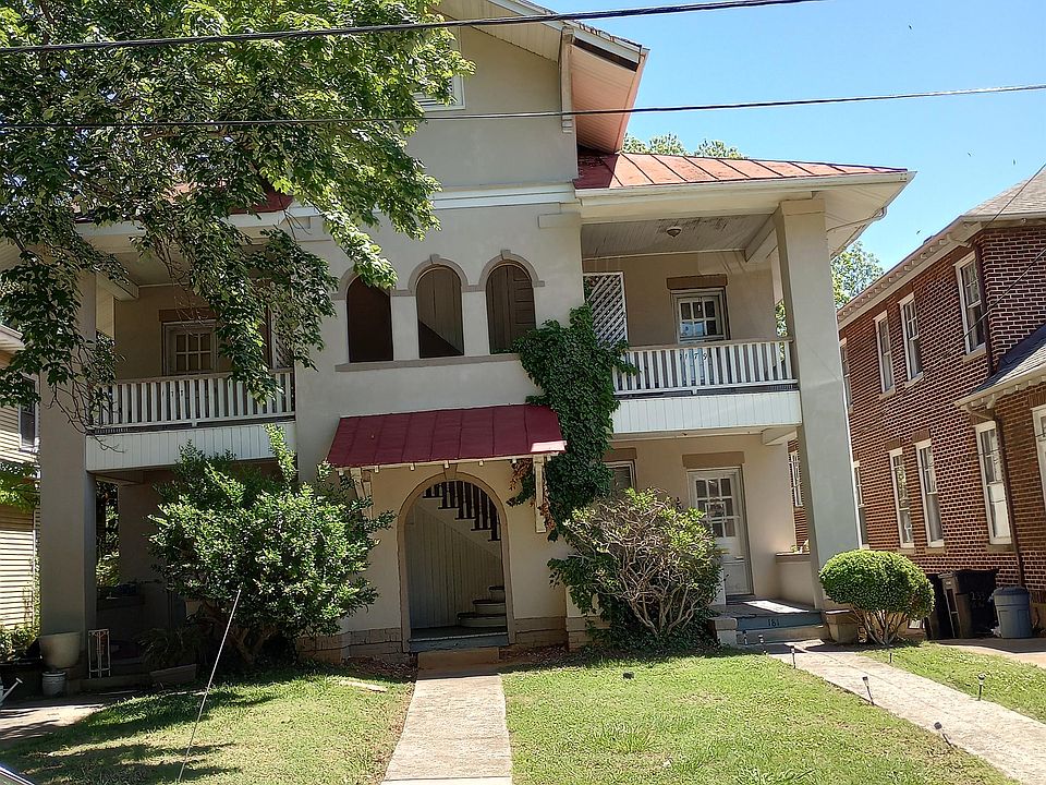 Four unit building