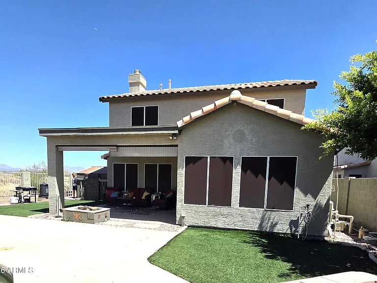 1734 E Pontiac Dr — Photo 8