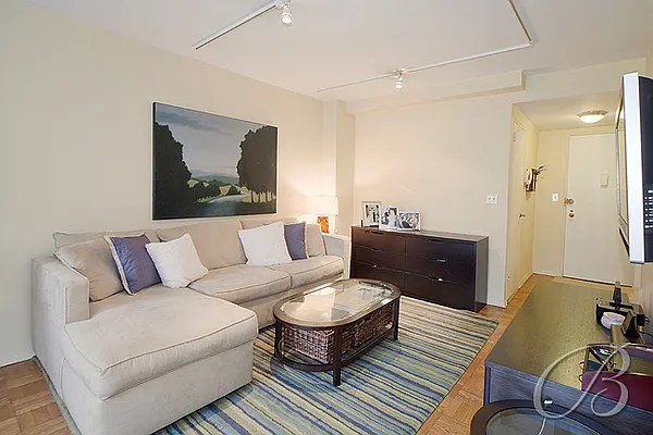 Sold by Bellmarc Realty | media 2